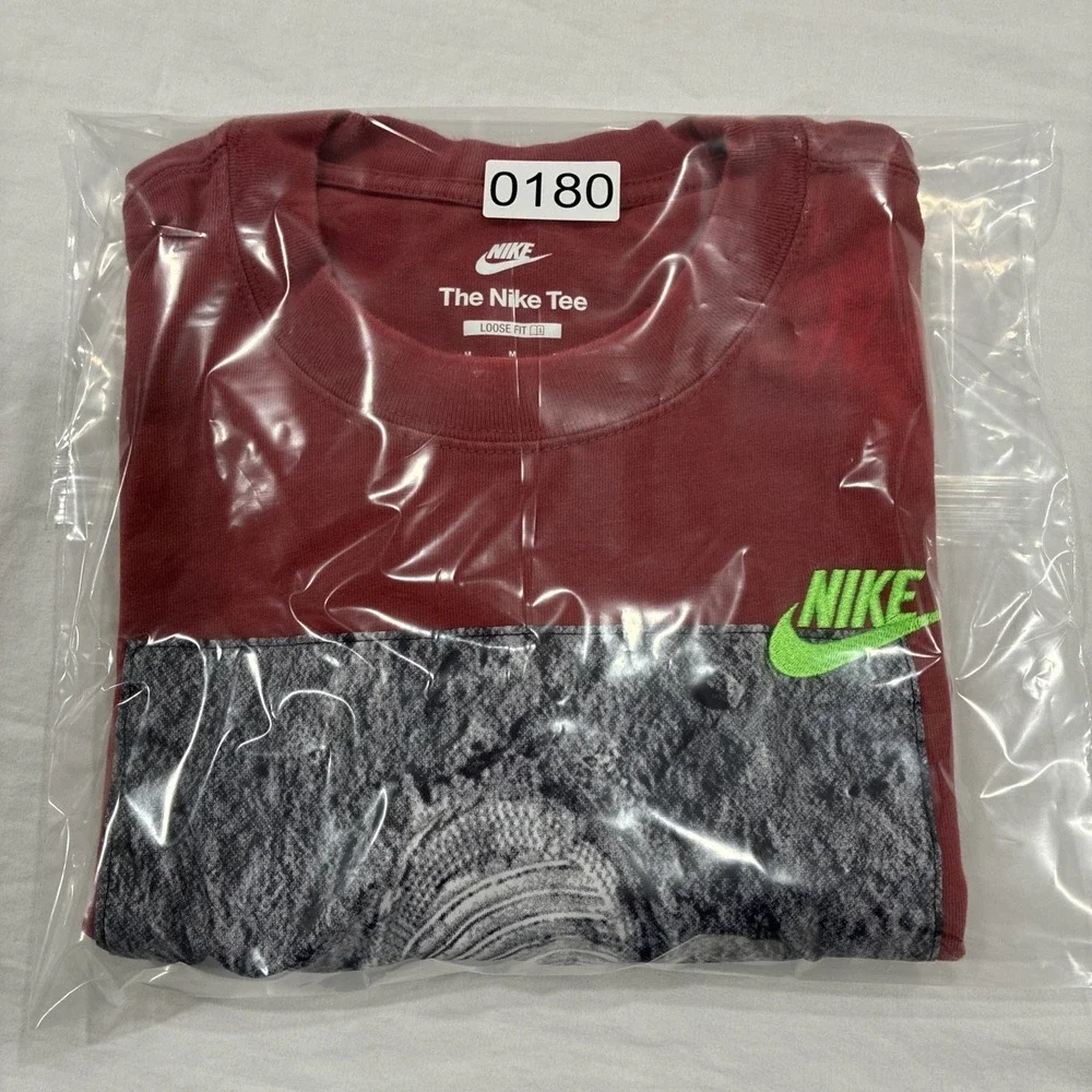 Nike Tee Zero Gravity 1972 Moon Walk Loose Fit Heavy Red‎ T-Shirt Men's Medium